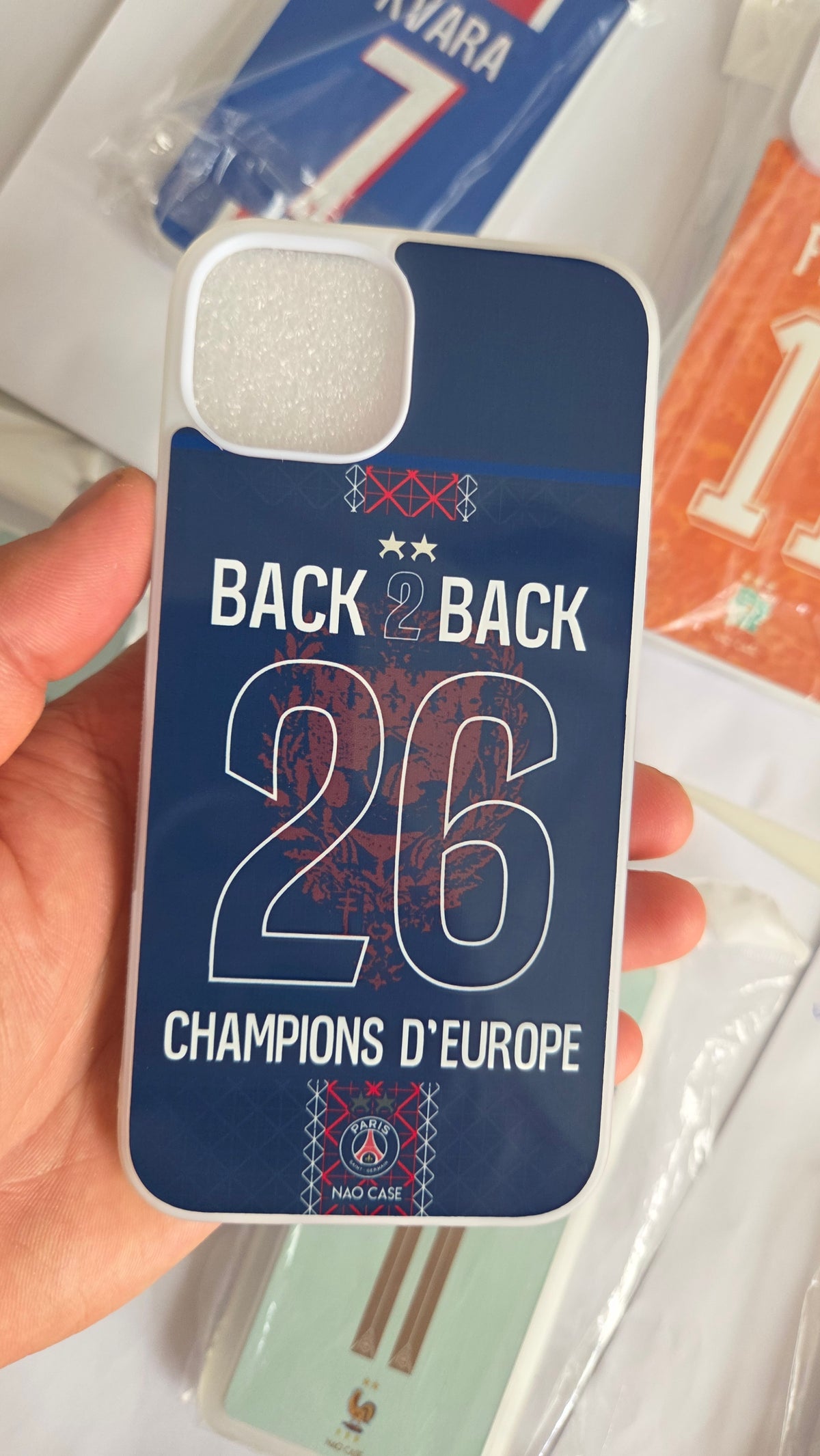 Coque PSG Back 2 Back 2026 Personnalisée réellement produite et personnalisée – exemple 2