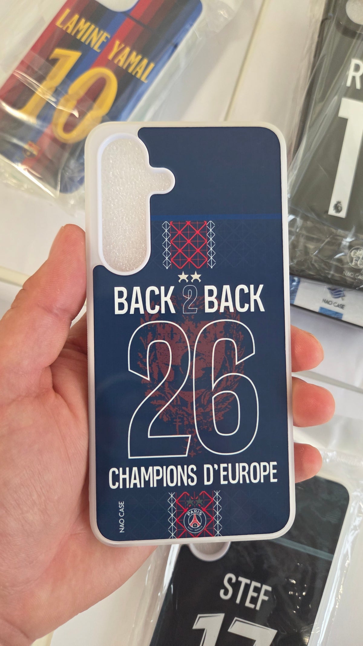 Coque PSG Back 2 Back 2026 Personnalisée réellement produite et personnalisée – exemple 4