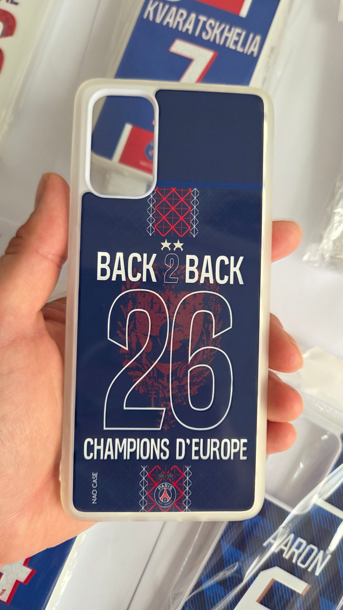 Coque PSG Back 2 Back 2026 Personnalisée réellement produite et personnalisée – exemple 5